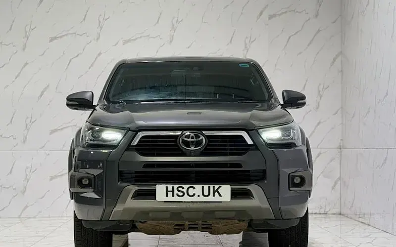 Used Toyota HiLux 204 HP (150 kW) 2024 Pickup
