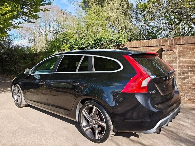 Usado Volvo V60 R-Design 2012 Preto Carrinha