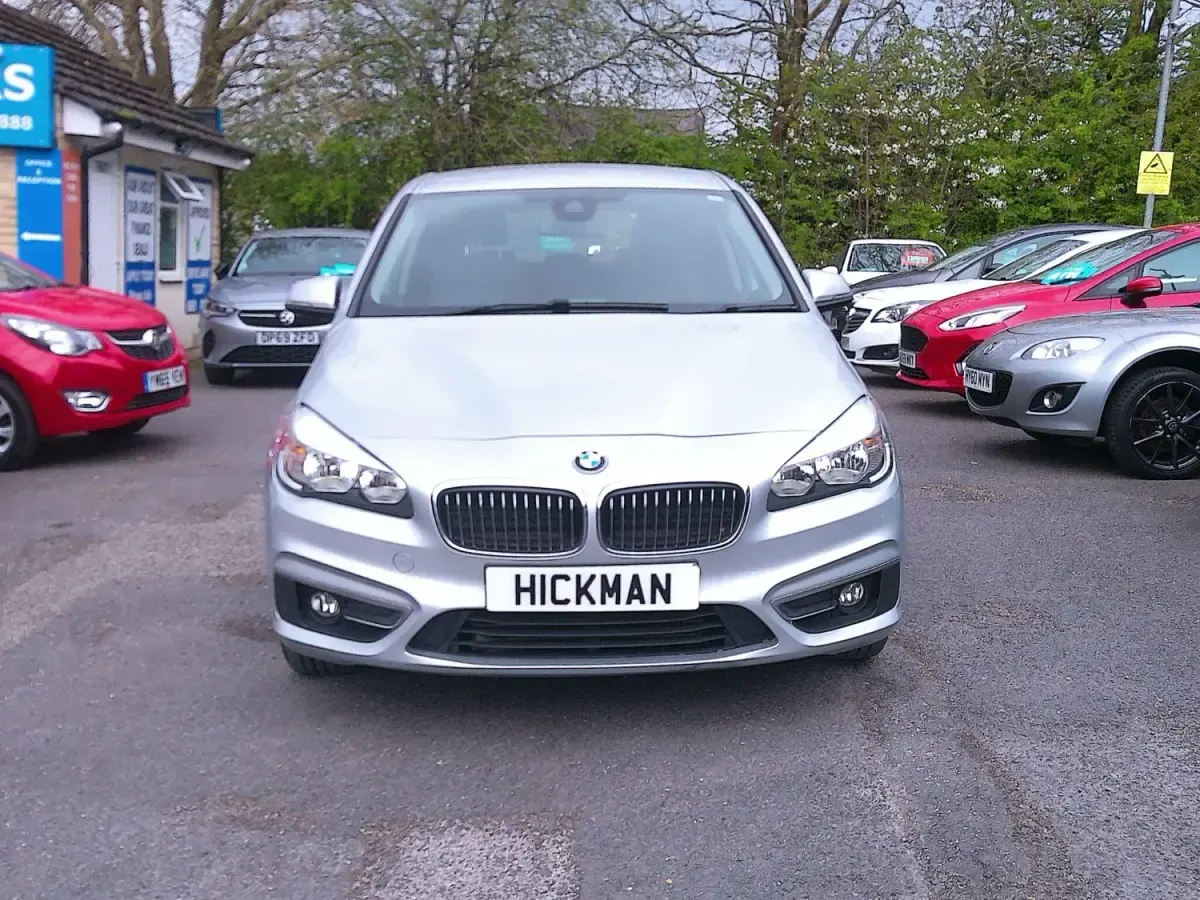 Begagnad BMW 218 Luxury Line 2015 Silver Halvkombi