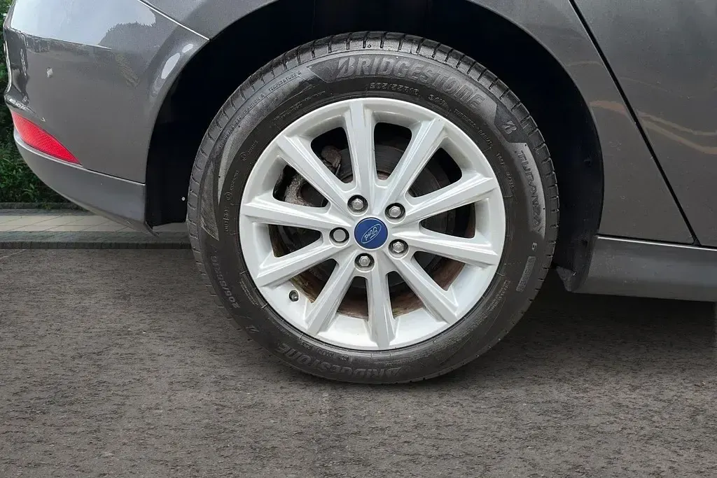 Used Ford Focus Titanium 150 HP (110 kW) 2017 Grey Hatchback