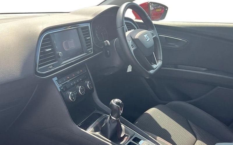 Used Seat Leon FR 131 HP (96 kW) 2019 Red Hatchback