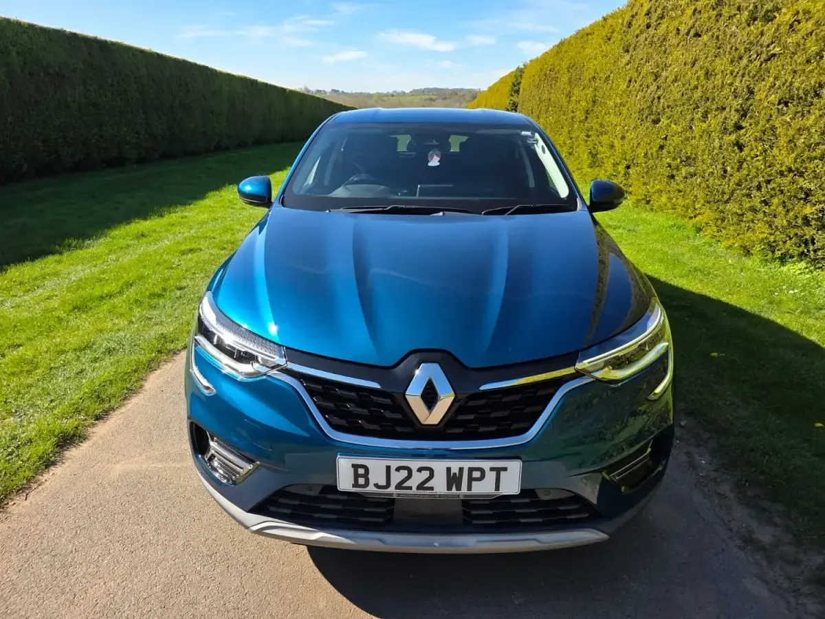 Begagnad Renault Arkana Version S 2022 Blå SUV