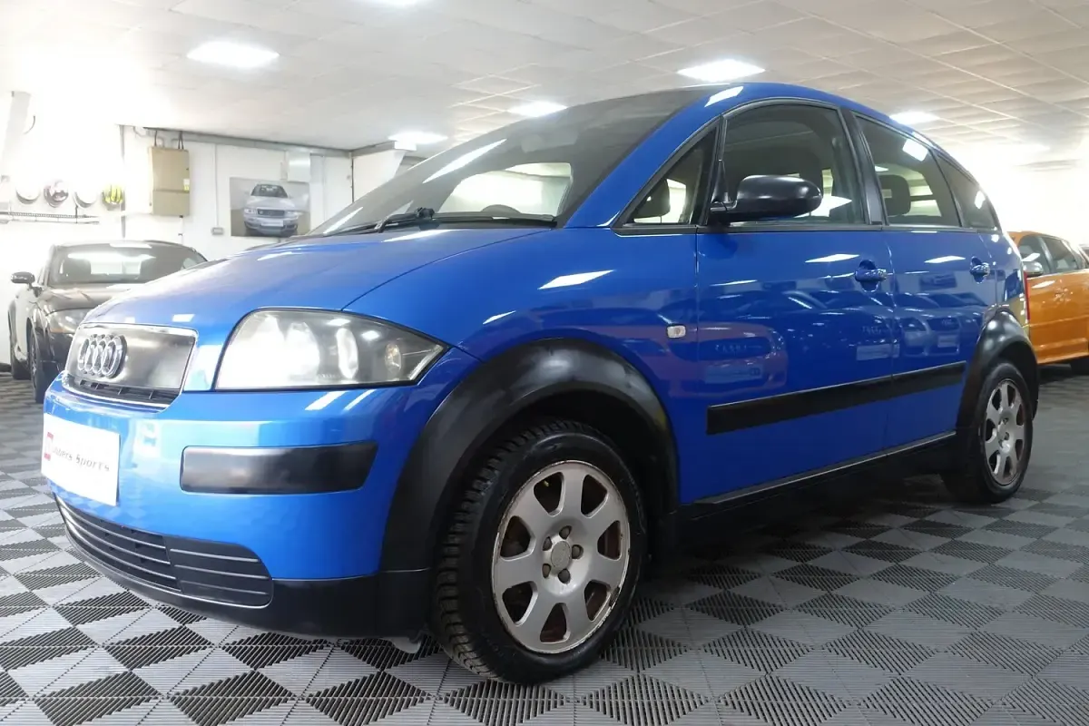 Used Audi A2 110 HP (80 kW) 2004 Blue Hatchback