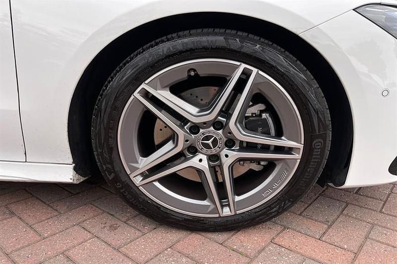Used Mercedes CLA200 Executive 163 HP (119 kW) 2024 White Sedan