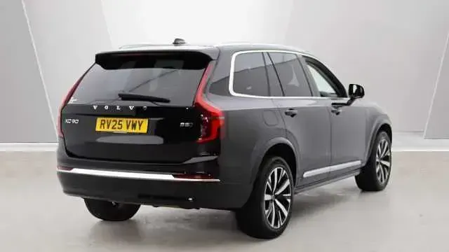 Used Volvo XC90 Core 250 HP (183 kW) 2025 SUV