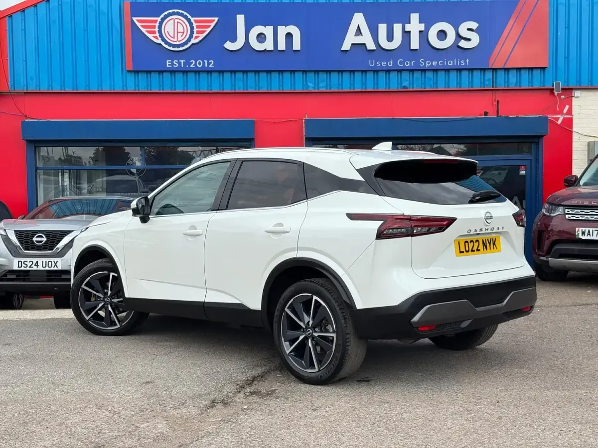 Used Nissan Qashqai Tekna 158 HP (116 kW) 2022 White SUV