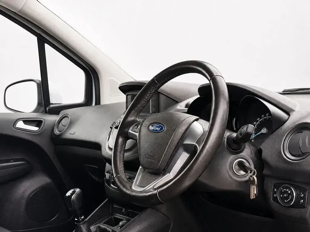 Used Ford Transit Courier Trend 75 HP (55 kW) 2023 White Van