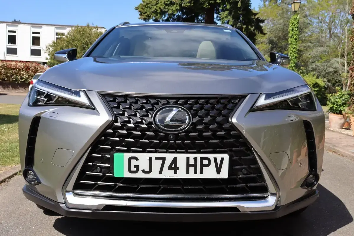 Used Lexus UX 150 kW (204 HP) 2024 Silver SUV