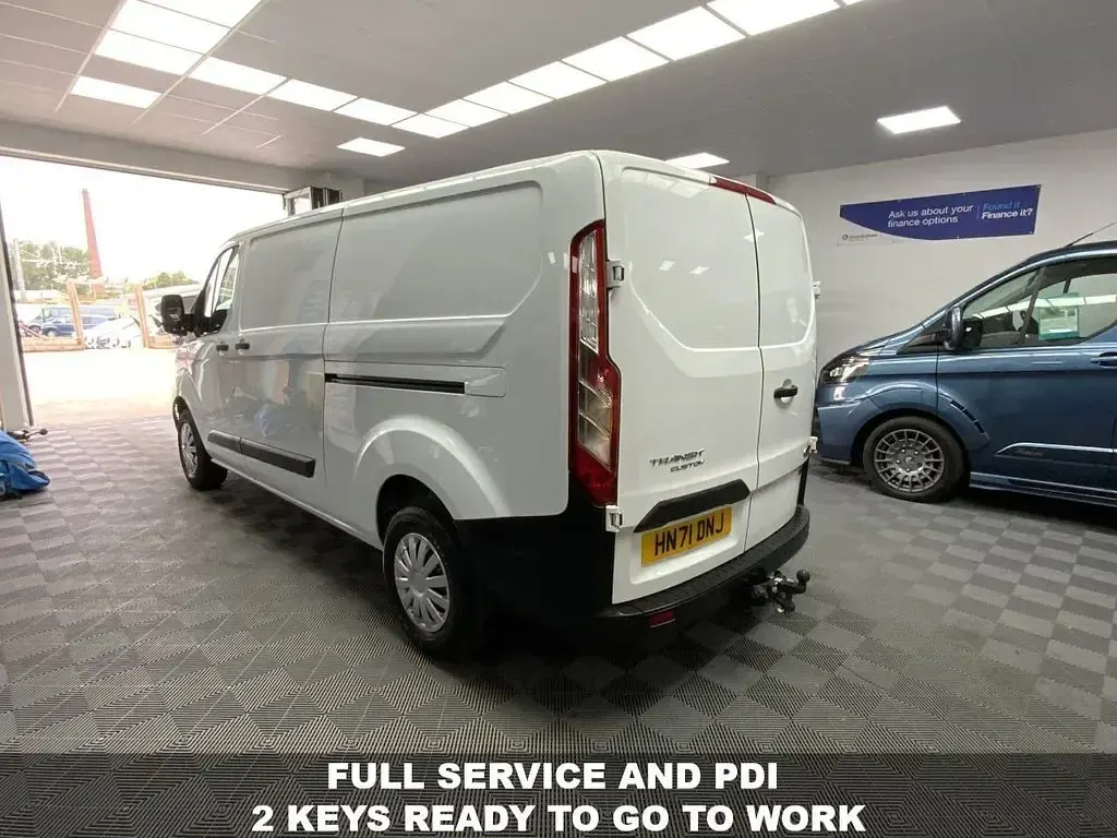 Used Ford Transit Custom 130 HP (95 kW) 2021 White Van
