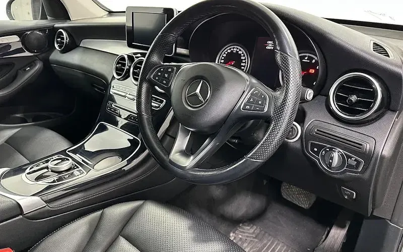 Used Mercedes GLC250 Urban 211 HP (155 kW) 2019 Grey SUV