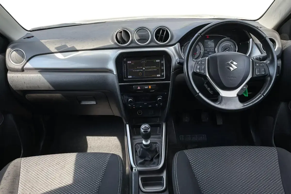 Used Suzuki Vitara SZ-T 129 HP (94 kW) 2021 White SUV