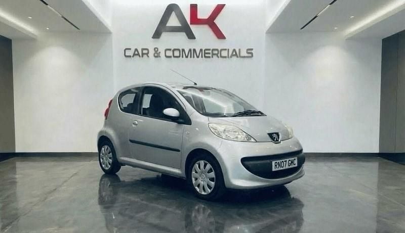 Used Peugeot 107 68 HP (50 kW) 2007 Silver Hatchback