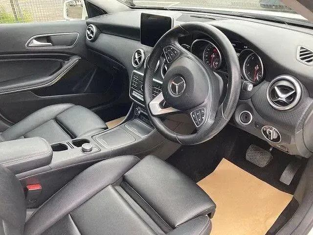 Used Mercedes A200 Premium 136 HP (100 kW) 2016 White Hatchback