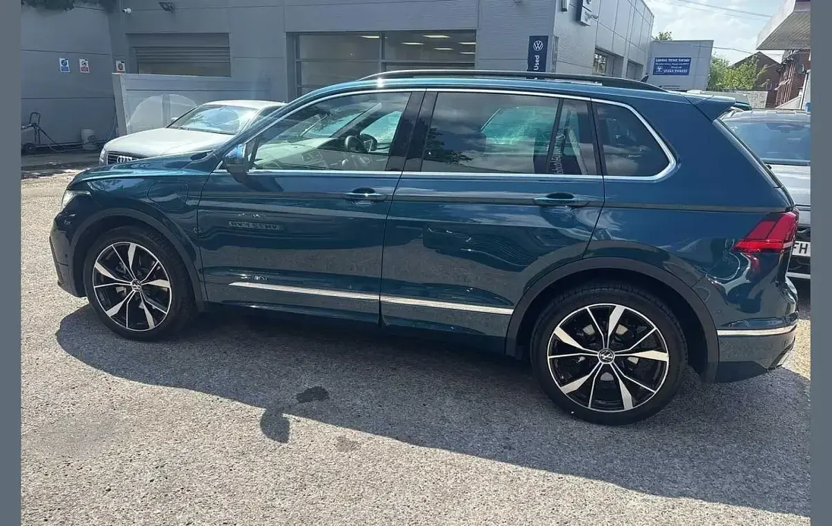 Used VW Tiguan R-line 245 HP (180 kW) 2023 Blue SUV