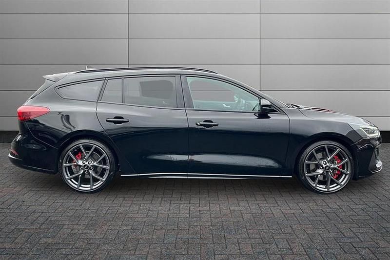 Used Ford Focus ST 280 HP (205 kW) 2025 Agate black Estate