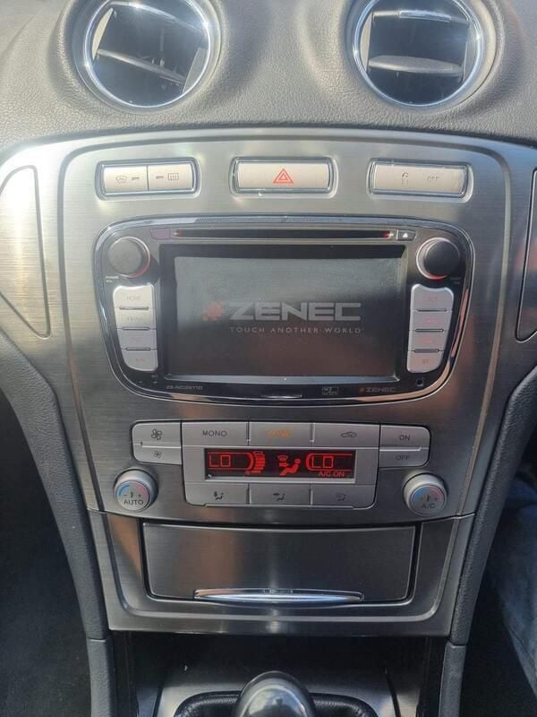 Used Ford Mondeo Titanium 138 HP (101 kW) 2006 Blue Hatchback