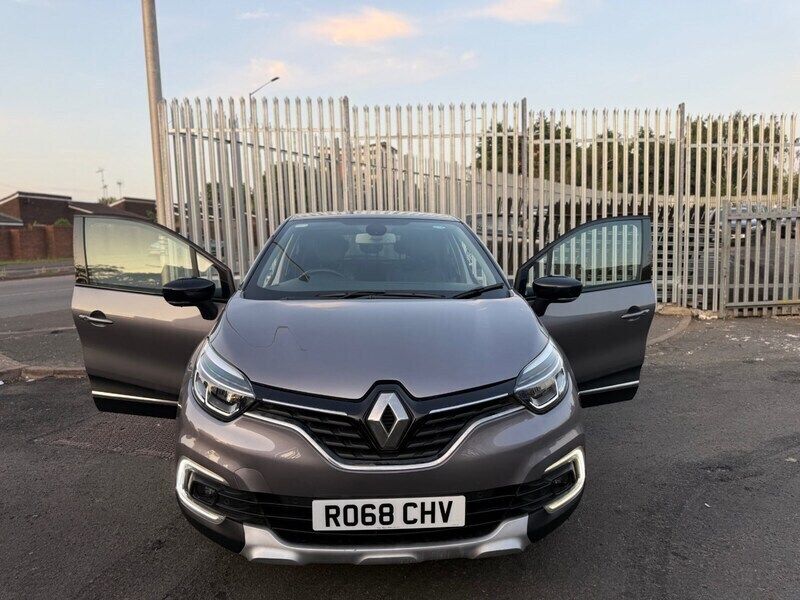 Grey Used 2018 Renault Captur GT-Line SUV | £6,100 (Super price) - Image 1/4