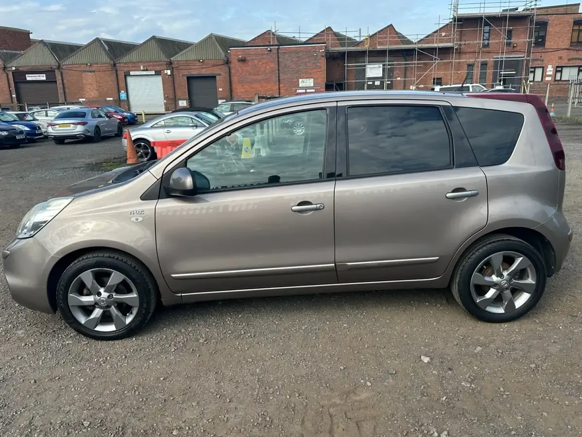 Używany Nissan Note N-TEC 2011 Beżowy Hatchback