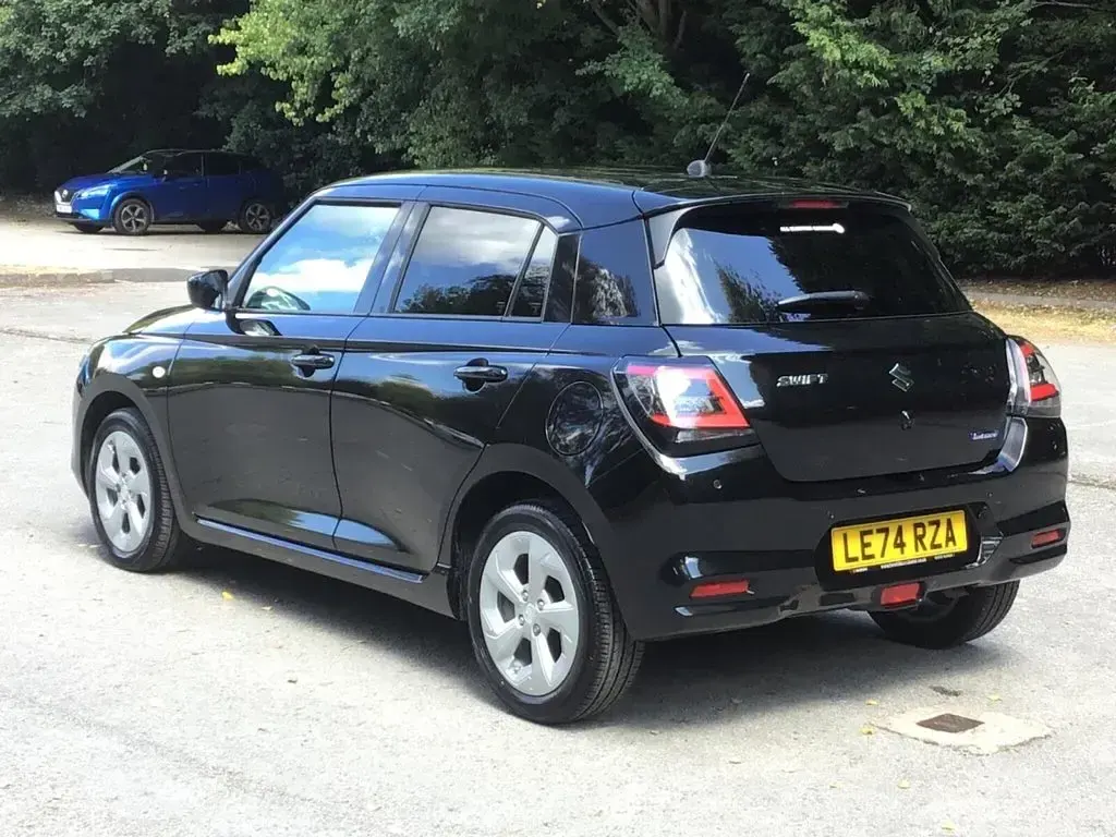 Used Suzuki Swift 82 HP (60 kW) 2025 Black pearl Hatchback