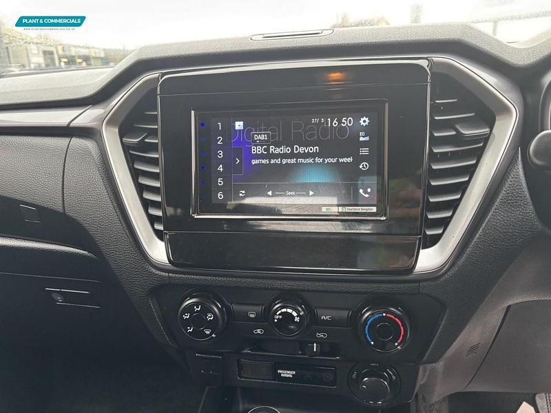 Used Isuzu Pick up 164 HP (120 kW) 2022 Silver Pickup