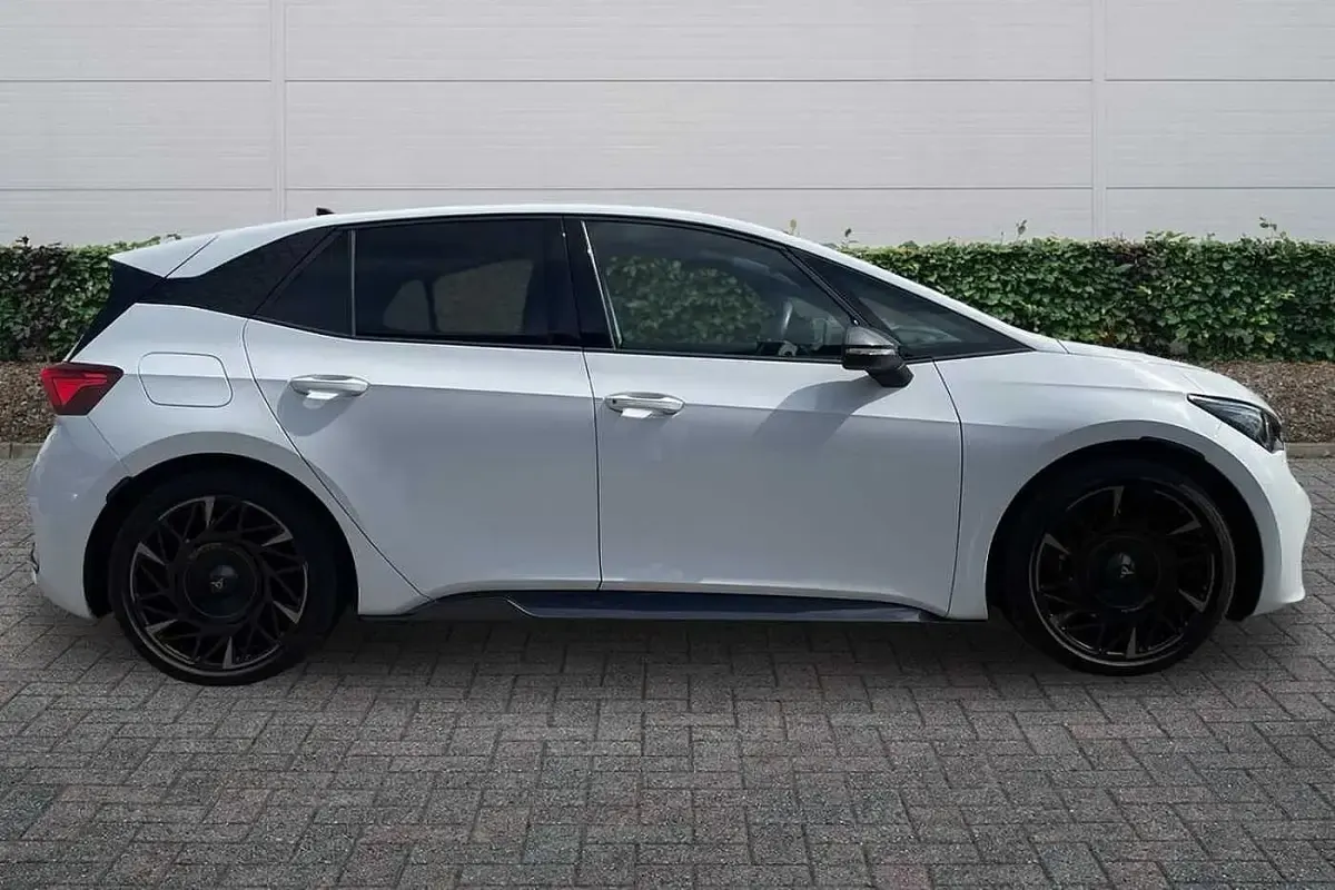 Used Cupra Born e-Boost 239 kW (326 HP) 2025 White Hatchback