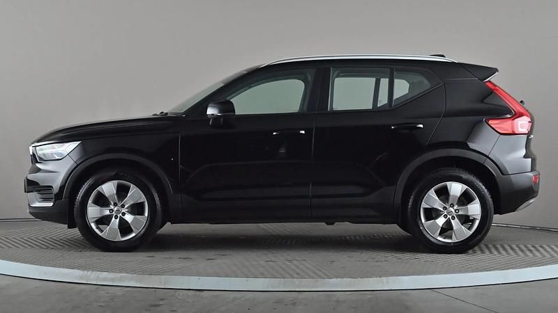Used Volvo XC40 Momentum 163 HP (119 kW) 2020 Black SUV