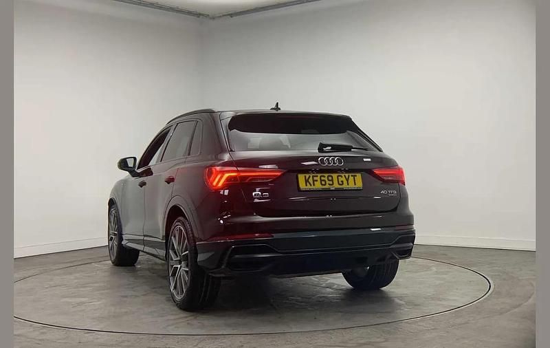 Used Audi Q3 Advanced 190 HP (139 kW) 2020 Audi exclusive paint finish SUV