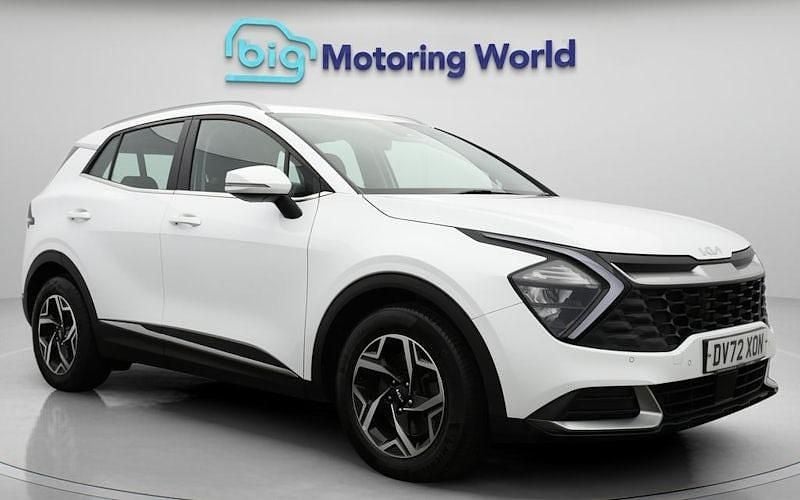 White Used 2022 Kia Sportage SUV | £17,100 (Fair price) - Image 1/4