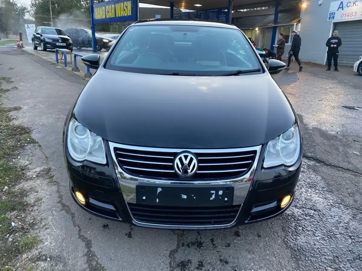 Begagnad VW Eos Individual 140 HK (102 kW) 2009 Svart Cab