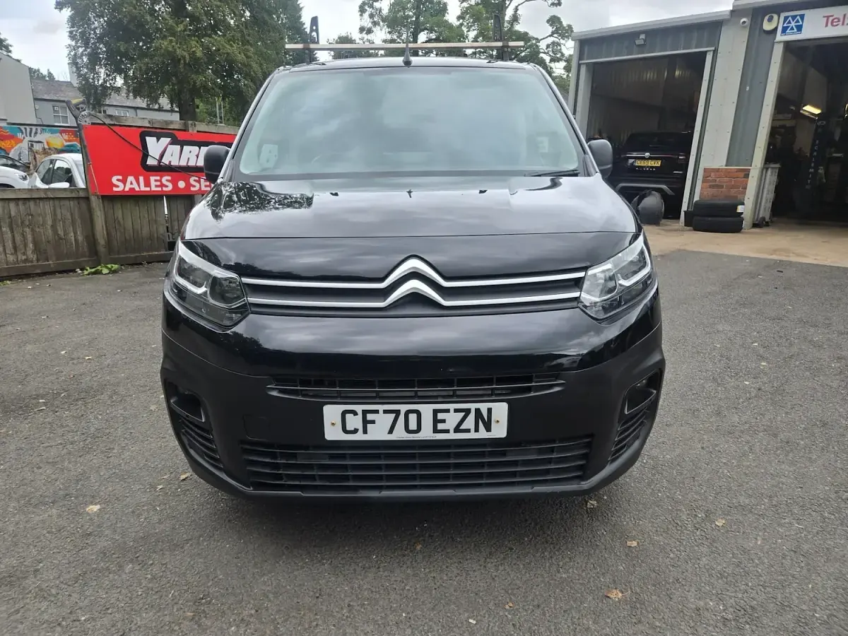 Used Citroën Berlingo 75 HP (55 kW) 2021 Black MPV