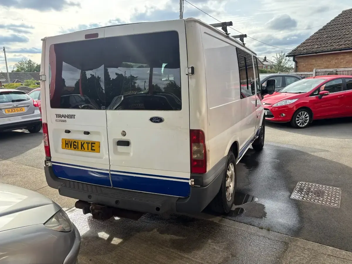 Used Ford Transit 115 HP (84 kW) 2011 White Van