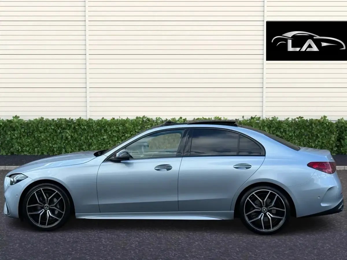Second-hand Mercedes C300 AMG Line Premium Plus 2024 Argintiu Berlinǎ