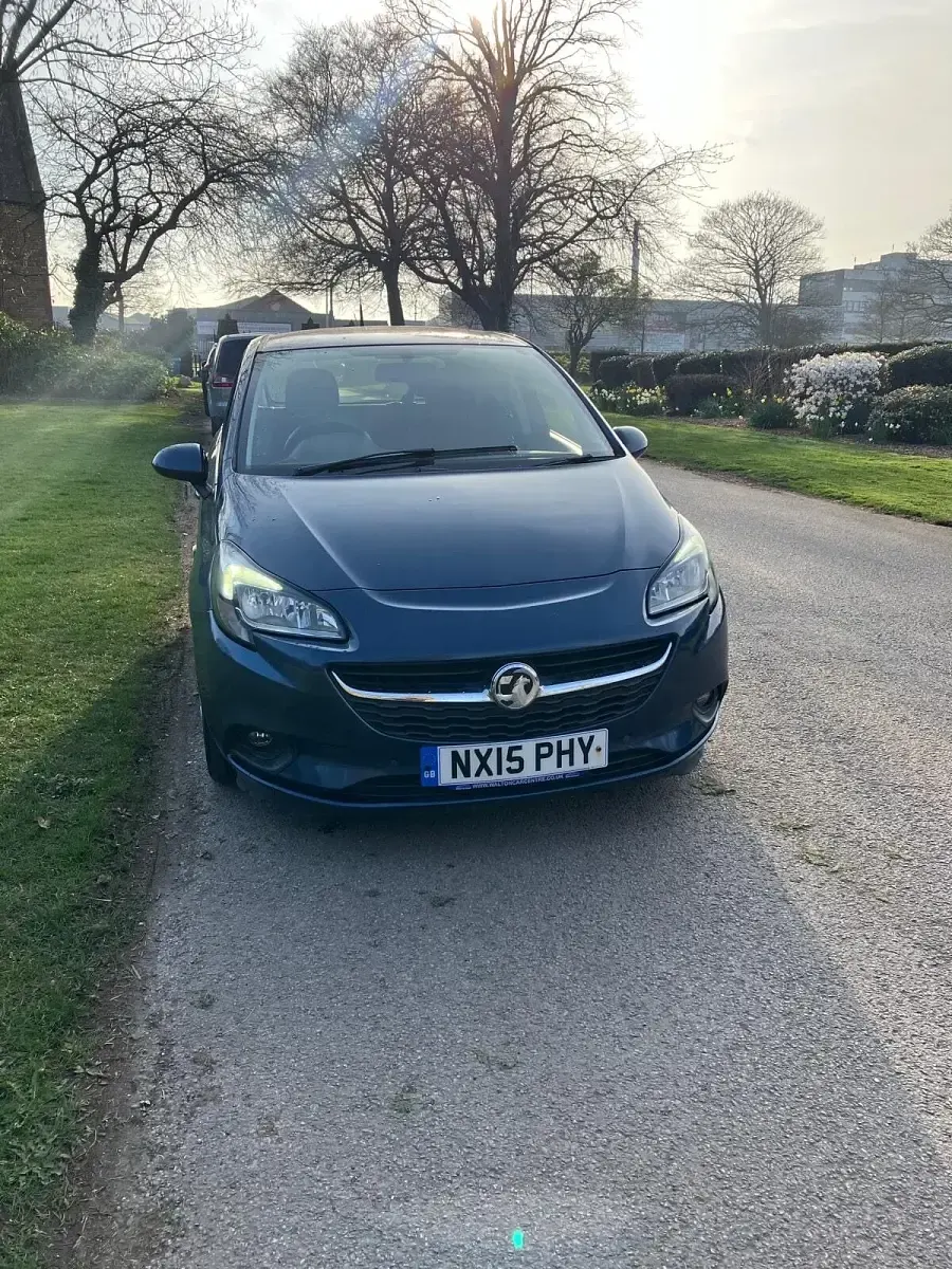 Used Vauxhall Corsa Design Edition 95 HP (69 kW) 2015 Blue Hatchback