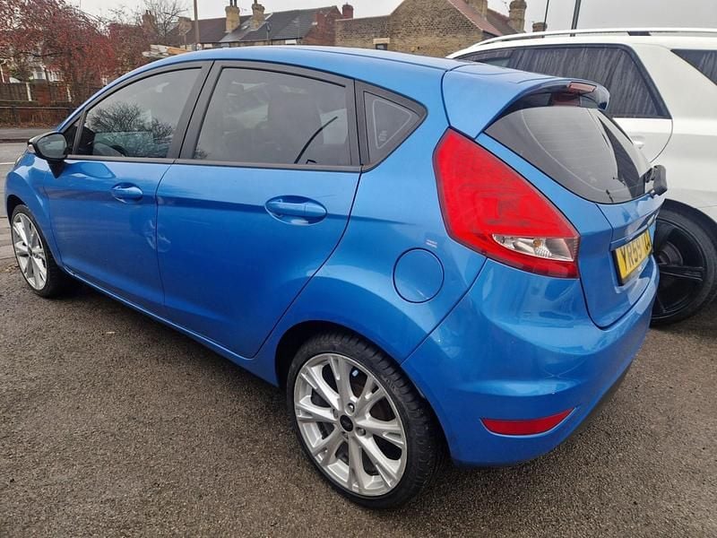 Used Ford Fiesta 67 HP (49 kW) 2009 Blue Hatchback