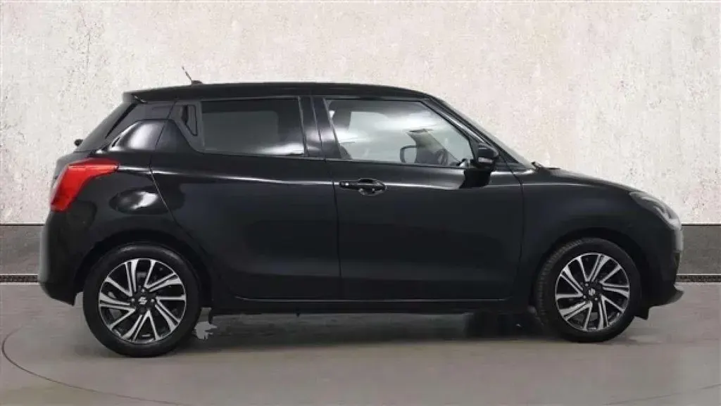 Used Suzuki Swift SZ5 83 HP (61 kW) 2021 Black Hatchback