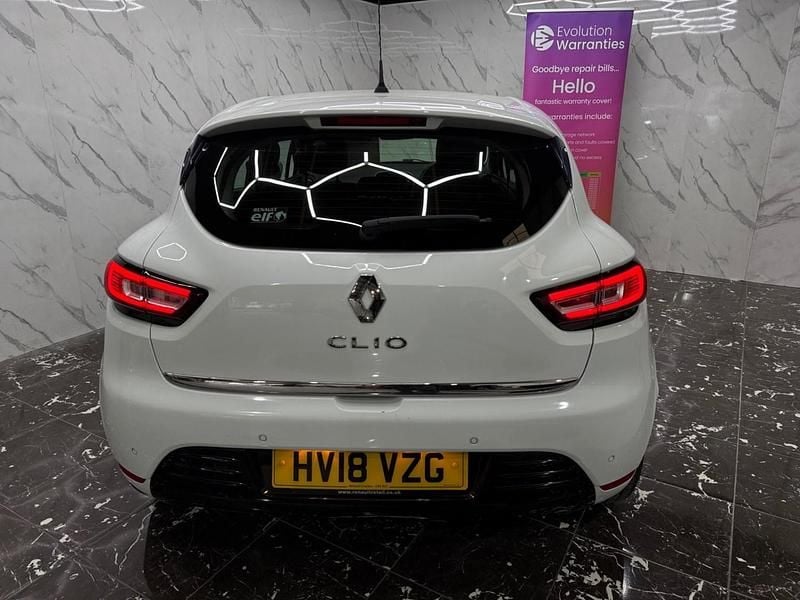 Used Renault Clio IV Dynamique 90 HP (66 kW) 2018 White Hatchback