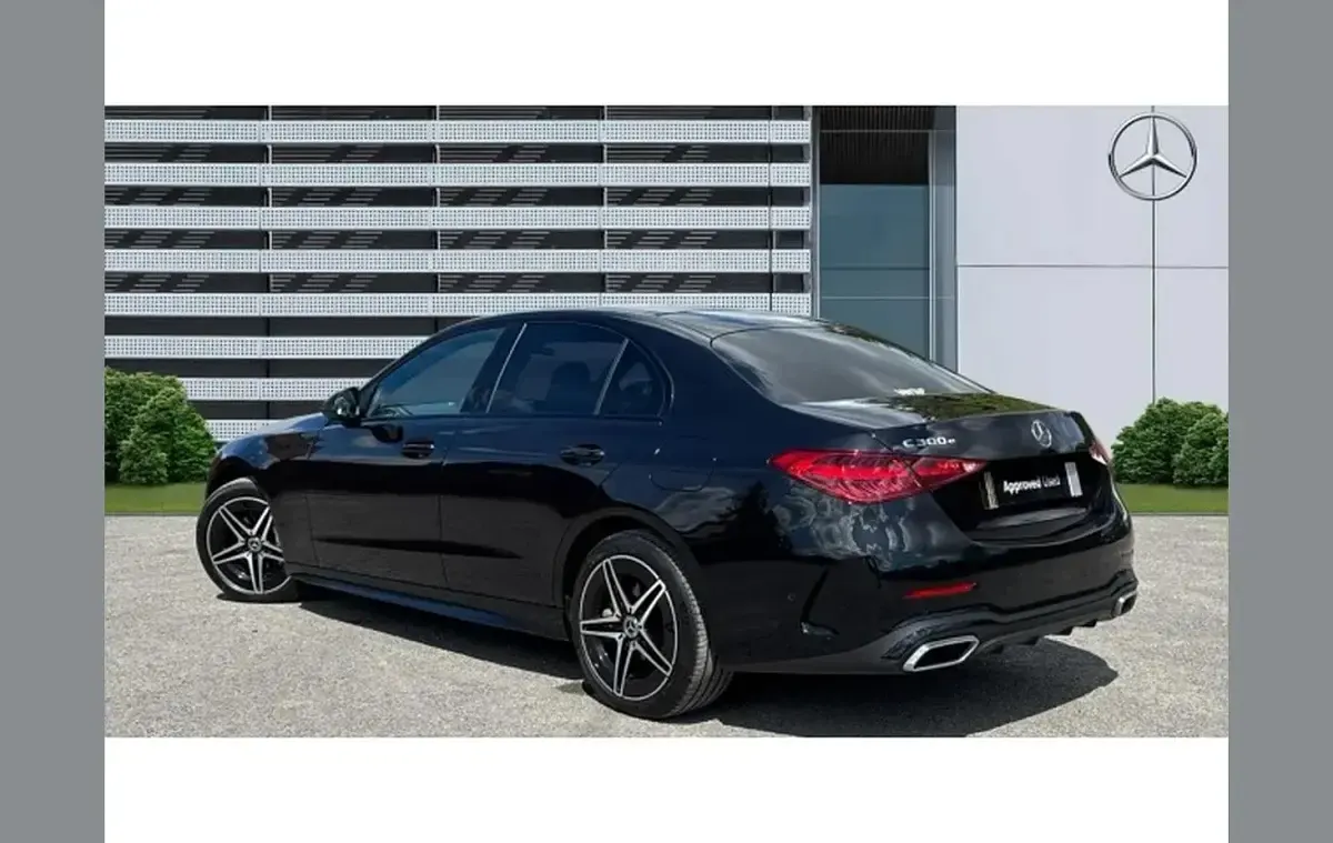 Used Mercedes C300 Urban 308 HP (226 kW) 2025 Black Sedan