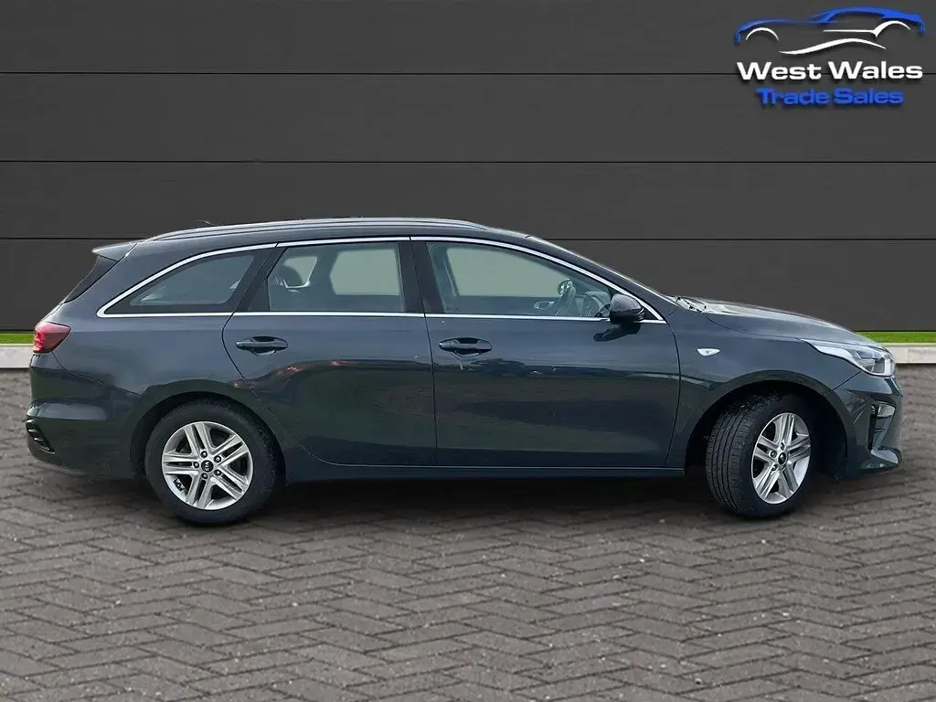 Used Kia Ceed 136 HP (100 kW) 2019 Grey Hatchback