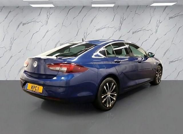 Second-hand Vauxhall Insignia Sport 122 CP (89 kW) 2021 Albastru Hatchback