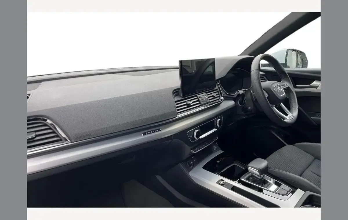 Used Audi Q5 S-Line 265 HP (194 kW) 2023 White SUV