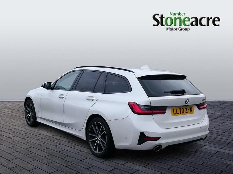 Used BMW 320 Sport Line 180 HP (132 kW) 2021 White Estate