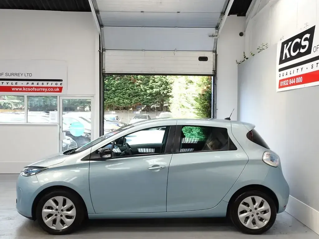 Used Renault Zoe Dynamique 64 kW (88 HP) 2014 Blue Hatchback