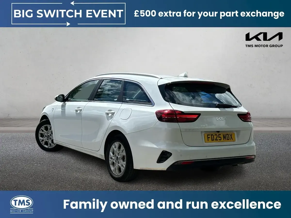 Used Kia Ceed 138 HP (101 kW) 2025 White Hatchback
