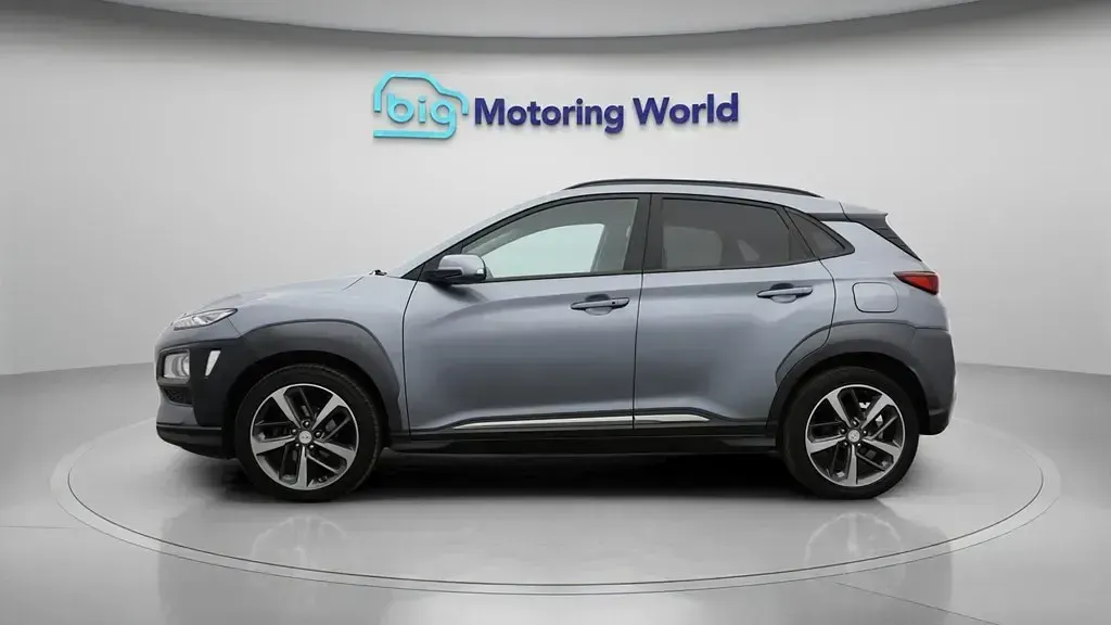 Second-hand Hyundai Kona Premium 120 CP (88 kW) 2020 Argintiu SUV