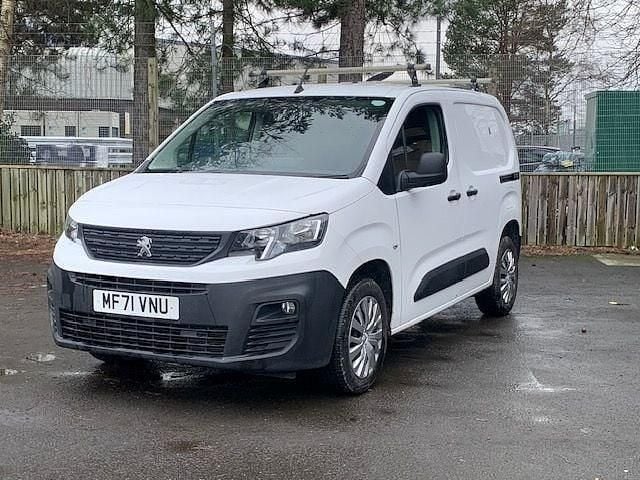 Used Peugeot Partner Premium 131 HP (96 kW) 2021 White MPV