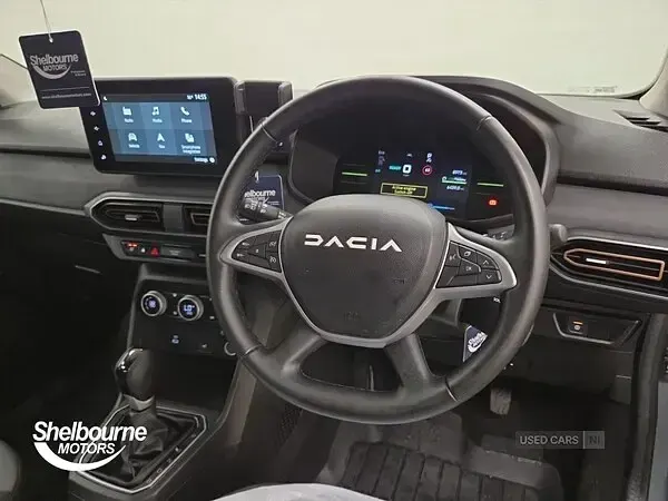 Used Dacia Jogger Extreme 141 HP (103 kW) 2025 Grey MPV
