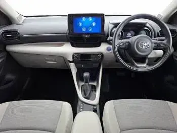 Used Toyota Yaris Hybrid 116 HP (85 kW) 2023 White Hatchback