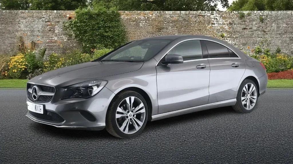 Used Mercedes CLA180 122 HP (89 kW) 2017 Grey Coupe