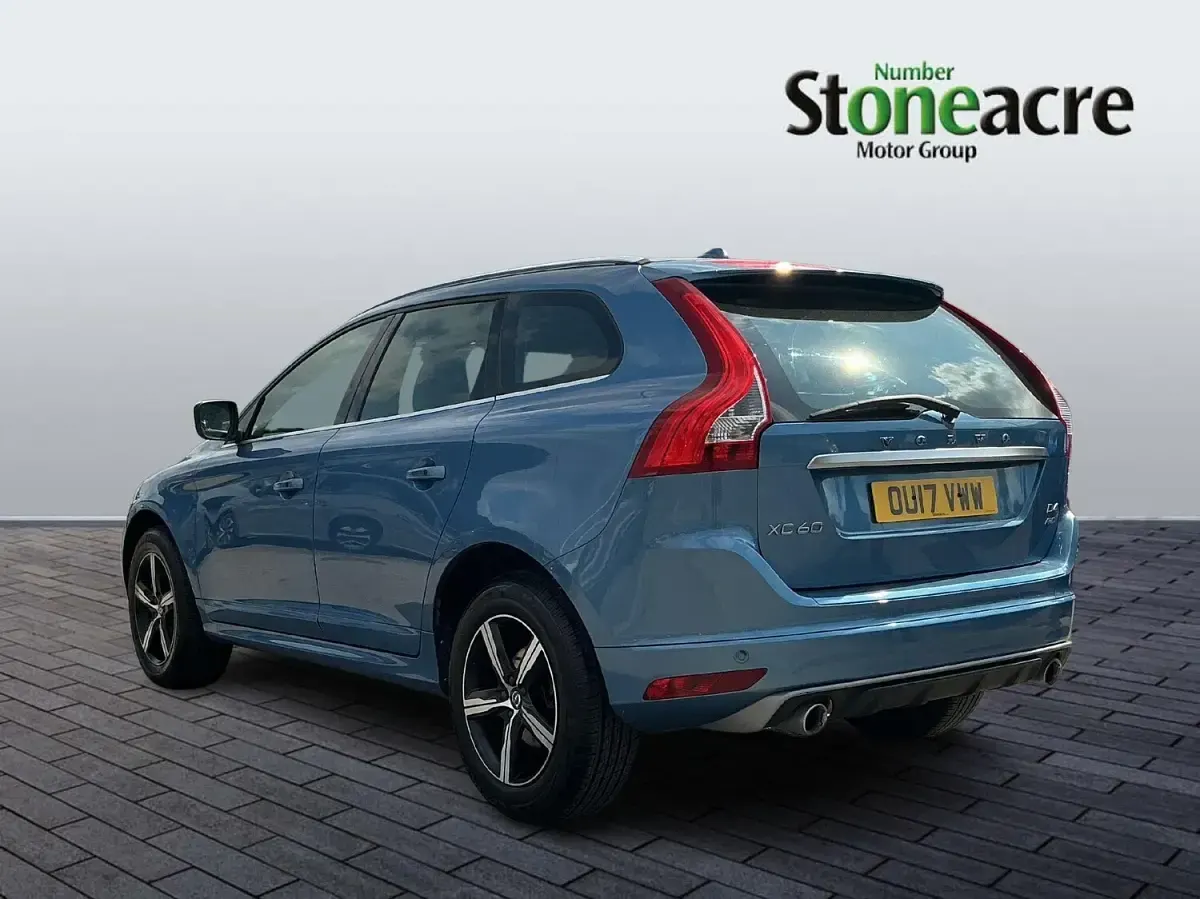 Used Volvo XC60 R-Design 2017 Blue SUV