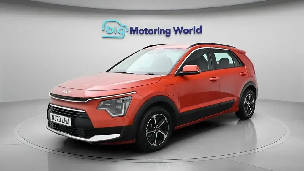 Second-hand Kia Niro 180 CP (132 kW) 2023 Portocaliu SUV